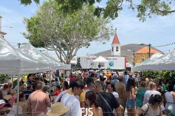 Lomo Magullo celebra el Día del Vecino en plena ola de calor/Francisco Javier Santana.